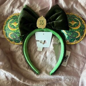 New Disney Club 33 Exclusive Emerald Anniversary Ears